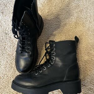 Black Lace-Up Women's Boots Steve Madden